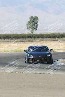 media/Sep-15-2024-Speed Ventures (Sun) [[7a54f7ed2f]]/Black Group/Session 1 (Outside Grapevine)/
